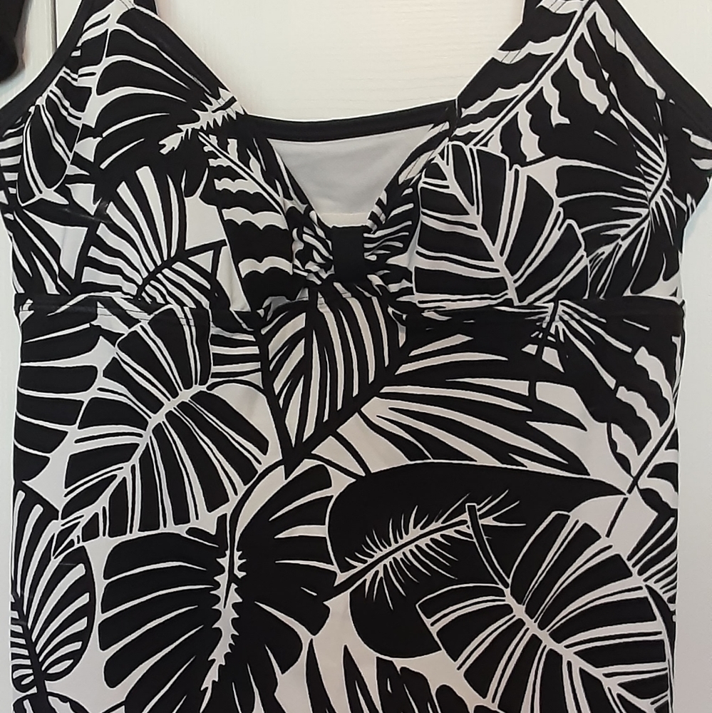 Speedo Black & White Tankini - Picture 2 of 8
